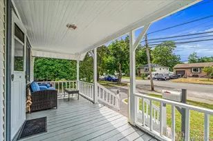 41 Moffitt Blvd, East Islip, NY 11730 - Photo 4