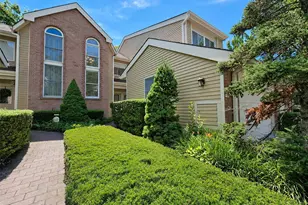 61 Willow Ridge Dr, Smithtown, NY 11787 - Photo 2