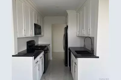 833 Central Avenue #5B, Far Rockaway, NY 11691 - Photo 6
