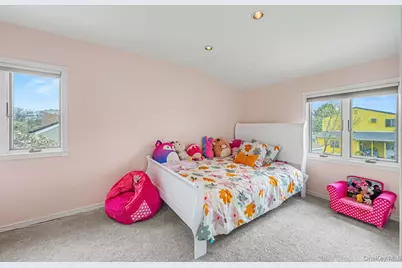 408 N Broome Avenue, Lindenhurst, NY 11757 - Photo 26