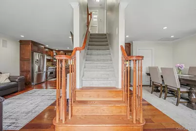 408 N Broome Avenue, Lindenhurst, NY 11757 - Photo 22