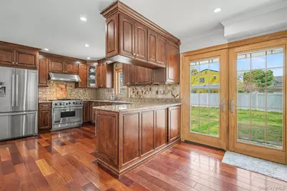 408 N Broome Avenue, Lindenhurst, NY 11757 - Photo 18