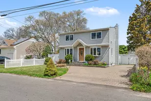 408 N Broome Ave, Lindenhurst, NY 11757 - Photo 2