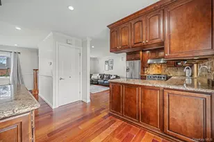 408 N Broome Ave, Lindenhurst, NY 11757 - Photo 20