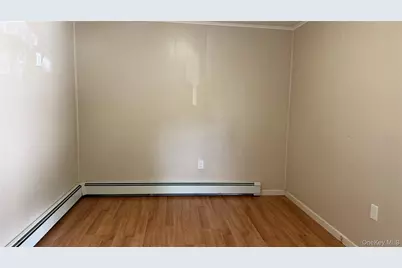 417 Baker Street #B, Poughkeepsie, NY 12603 - Photo 4