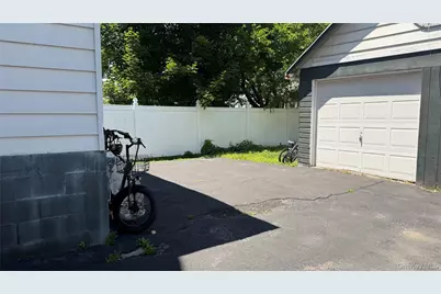 417 Baker Street #B, Poughkeepsie, NY 12603 - Photo 6