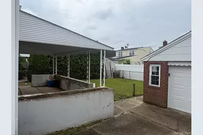 243 Pershing Parkway, Mineola, NY 11501 - Photo 12