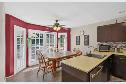 10 Otsego Avenue, Dix Hills, NY 11746 - Photo 8