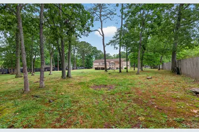 10 Otsego Avenue, Dix Hills, NY 11746 - Photo 32