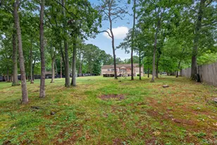 10 Otsego Ave, Dix Hills, NY 11746 - Photo 32