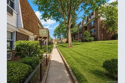 380 N Broadway #D14, Yonkers, NY 10701 - Photo 2