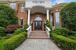 6 Boxwood Way, Manhasset, NY 11030 - Photo 2