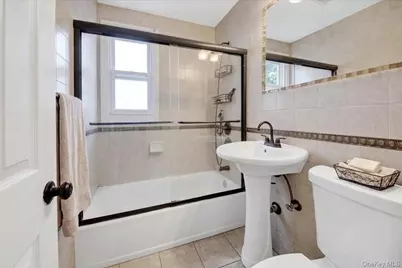 115 Young Avenue, Yonkers, NY 10710 - Photo 12