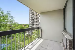 2 Bay Club Dr, Bayside, NY 11360 - Photo 12