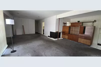 65 Saddle Lane, Roslyn Heights, NY 11577 - Photo 6
