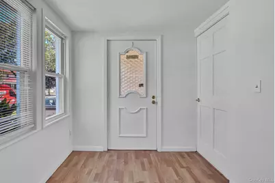 100 Irving Avenue, Floral Park, NY 11001 - Photo 14