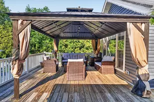 17 Woodlawn Ave, East Moriches, NY 11940 - Photo 10