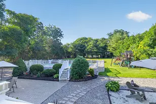 17 Woodlawn Ave, East Moriches, NY 11940 - Photo 12