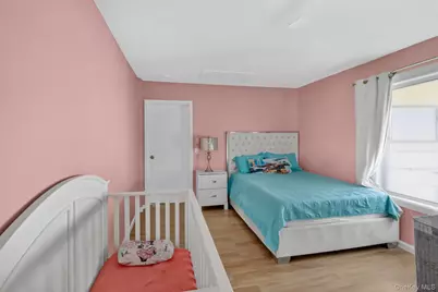 17 Woodlawn Avenue, East Moriches, NY 11940 - Photo 16