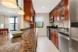 6 W Mill Dr, Great Neck, NY 11021 - Photo 10