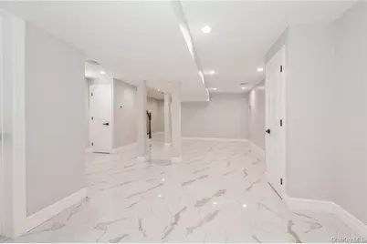 19 6th Street, New Hyde Park, NY 11040 - Photo 14