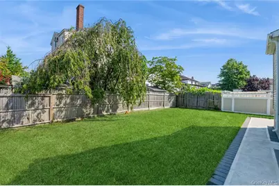 19 6th Street, New Hyde Park, NY 11040 - Photo 16
