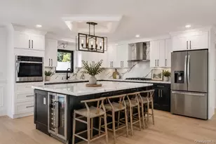 26 Fieldstone Dr, Syosset, NY 11791 - Photo 2