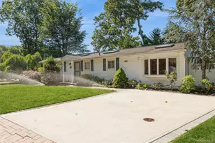 26 Huxley Ln, Ronkonkoma, NY 11779 - Photo 2
