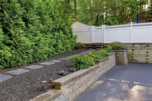 95 Crystal Brook Hollow Rd, Mount Sinai, NY 11766 - Photo 30