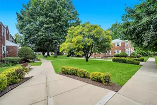 263-53 74th Ave, Glen Oaks, NY 11004 - Photo 4