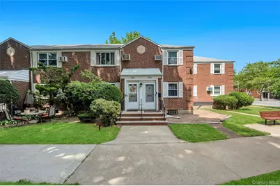 263-53 74th Avenue #90E31, Glen Oaks, NY 11004 - Photo 2