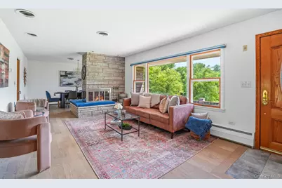 21 Vail Road, Poughkeepsie, NY 12603 - Photo 6