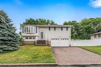 194 Missouri Avenue, Bay Shore, NY 11706 - Photo 1