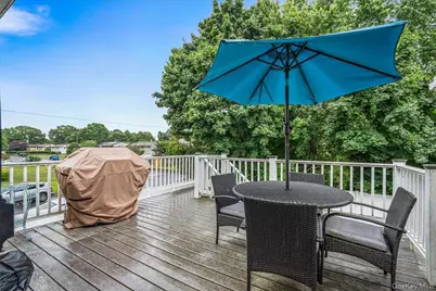 194 Missouri Avenue, Bay Shore, NY 11706 - Photo 18