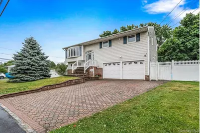 194 Missouri Avenue, Bay Shore, NY 11706 - Photo 24