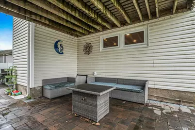 194 Missouri Avenue, Bay Shore, NY 11706 - Photo 22