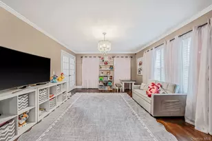 44 Niagara St, Miller Place, NY 11764 - Photo 6