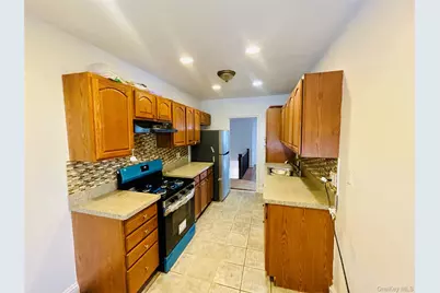 2811 Gunther Avenue, Bronx, NY 10469 - Photo 6