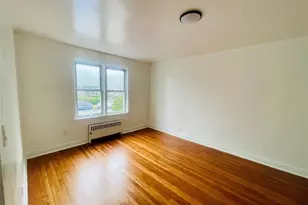 2811 Gunther Ave, Bronx, NY 10469 - Photo 4
