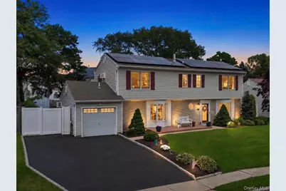 71 Singingwood Drive, Holbrook, NY 11741 - Photo 1