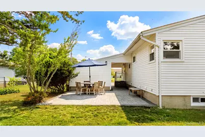 209 Loop Drive, Sayville, NY 11782 - Photo 20