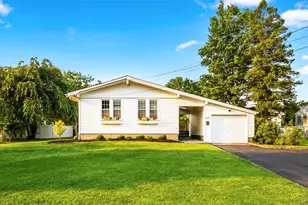 209 Loop Dr, Sayville, NY 11782 - Photo 2