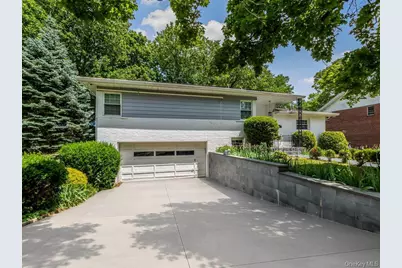 130 La Salle Drive, Yonkers, NY 10710 - Photo 2