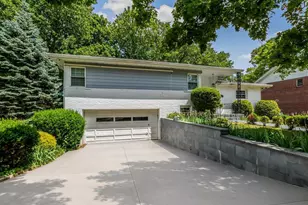 130 Lasalle Dr, Yonkers, NY 10710 - Photo 2