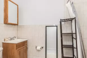 130 Lasalle Dr, Yonkers, NY 10710 - Photo 20