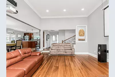130 La Salle Drive, Yonkers, NY 10710 - Photo 6