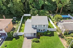 17 Harmony Ln, Glen Cove, NY 11542 - Photo 24