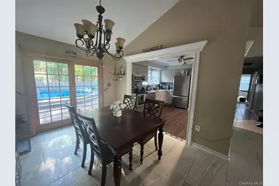 132 13th Avenue, Holtsville, NY 11742 - Photo 10