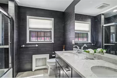 38 Bayview Terrace, Manhasset, NY 11030 - Photo 18