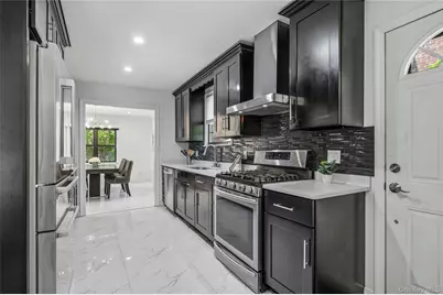 38 Bayview Terrace, Manhasset, NY 11030 - Photo 10